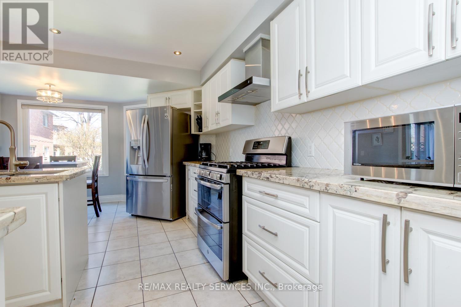 3 Nymark Place, Brampton, Ontario  L6S 5T5 - Photo 15 - W13120532