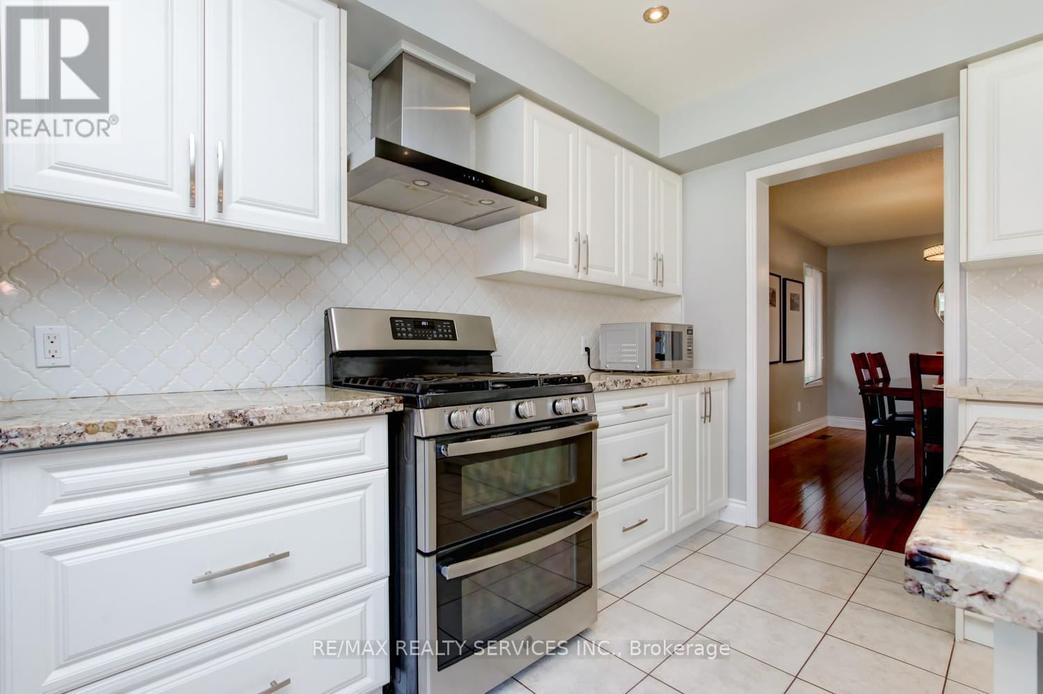 3 Nymark Place, Brampton, Ontario  L6S 5T5 - Photo 17 - W13120532
