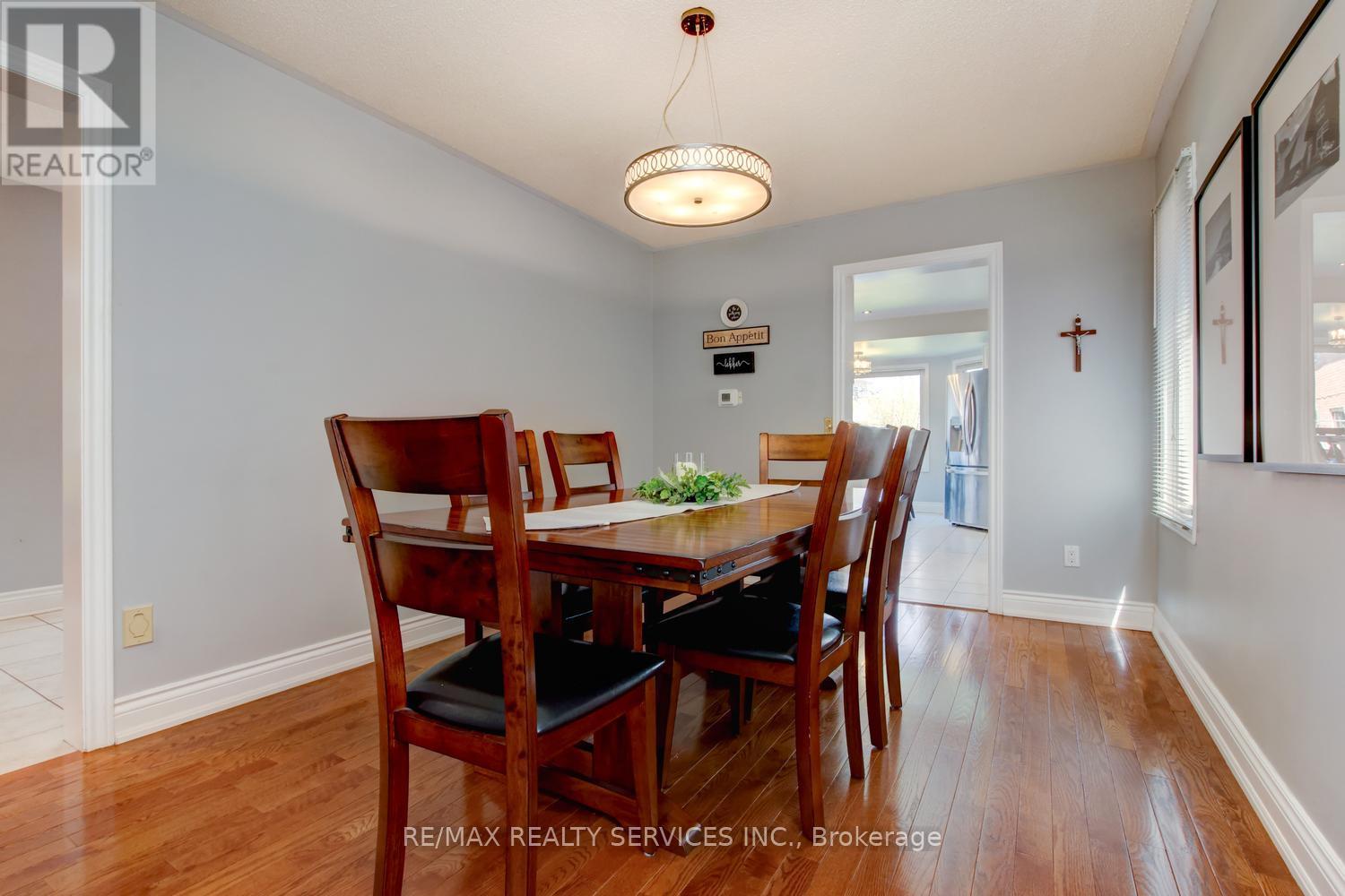 3 Nymark Place, Brampton, Ontario  L6S 5T5 - Photo 7 - W13120532
