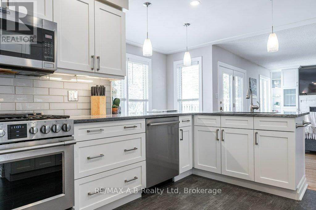 86 Freeland Drive, Stratford, Ontario  N4Z 1H1 - Photo 14 - X12929878