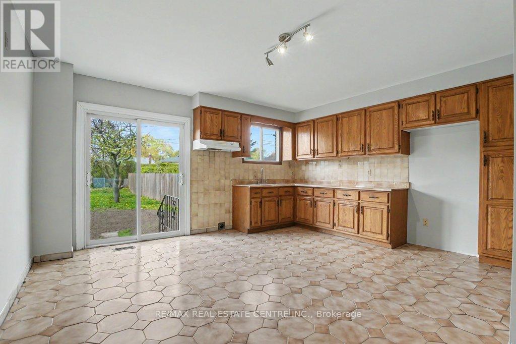 273 Elliott Street, Cambridge, Ontario  N1R 2L6 - Photo 11 - X13120508
