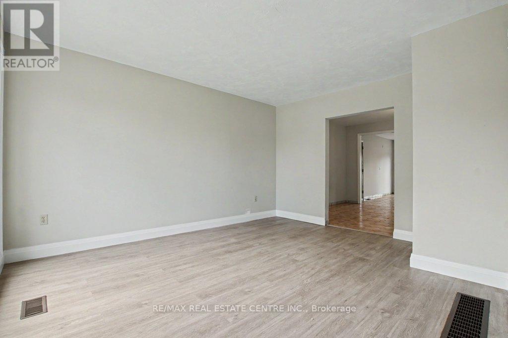 273 Elliott Street, Cambridge, Ontario  N1R 2L6 - Photo 6 - X13120508