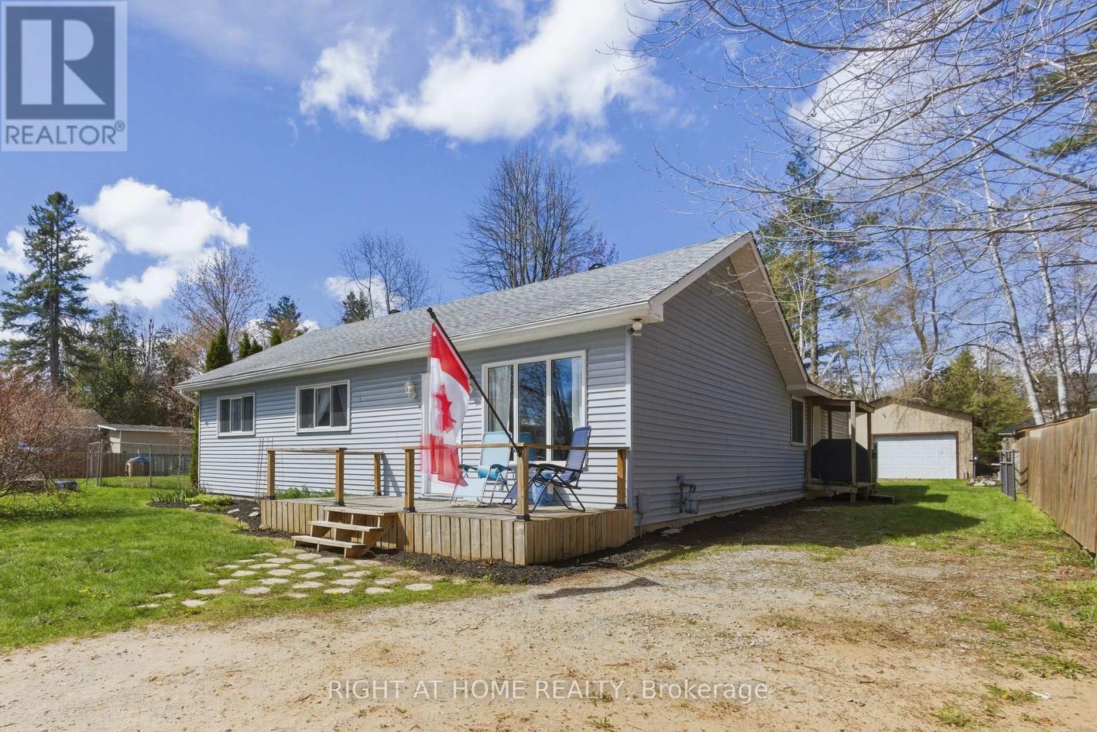 2432 Wallace Avenue, Innisfil, Ontario  L9S 2G5 - Photo 1 - N13120580