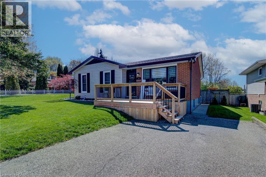 10 Ashton Court, Woodstock, Ontario  N4S 8N9 - Photo 2 - 40826909