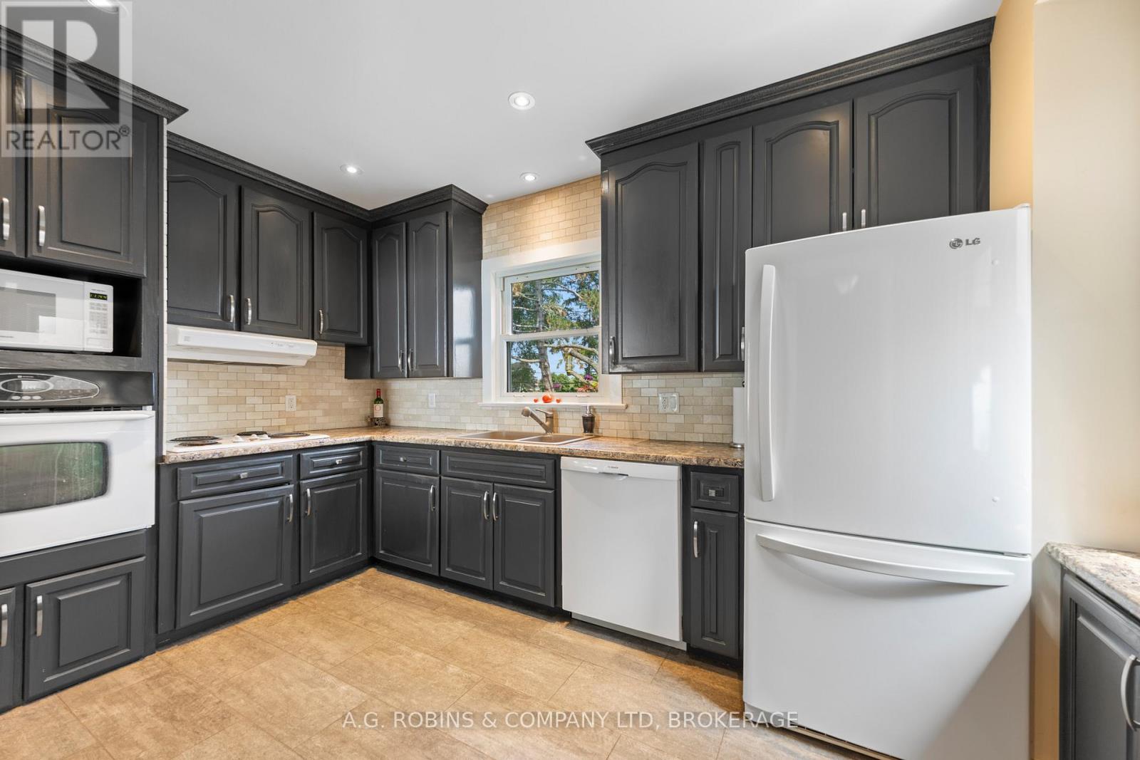 10773 Lakeshore Road, Wainfleet, Ontario  L0S 1V0 - Photo 19 - X12707878