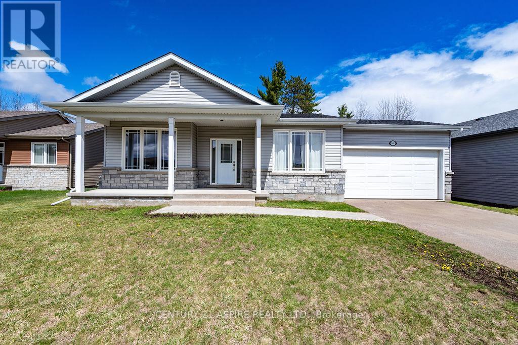541 GARDNER CRESCENT, Petawawa, Ontario
