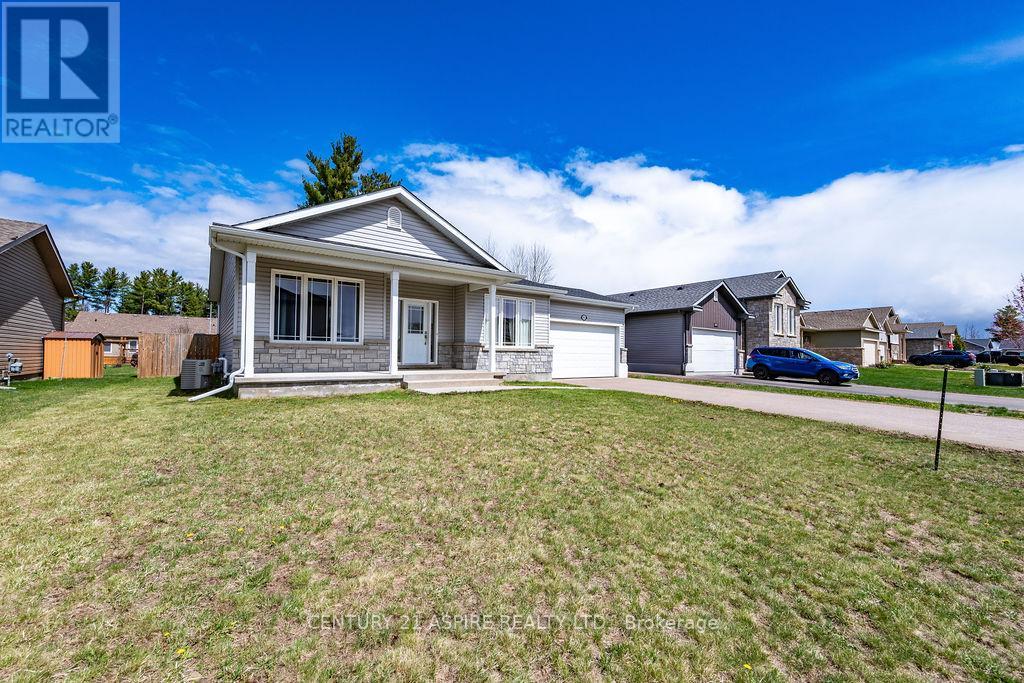 541 Gardner Crescent, Petawawa, Ontario  K8H 0C4 - Photo 2 - X13120650