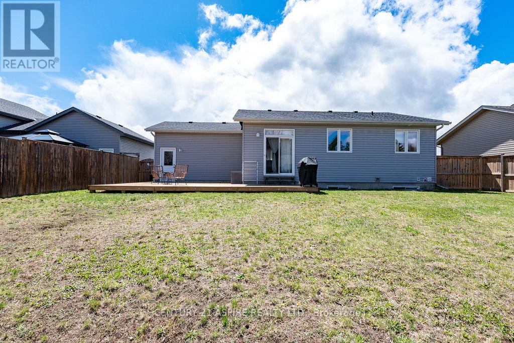 541 Gardner Crescent, Petawawa, Ontario  K8H 0C4 - Photo 37 - X13120650