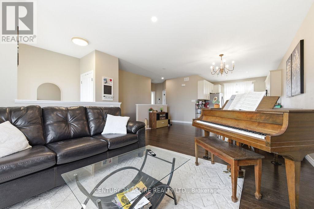 541 Gardner Crescent, Petawawa, Ontario  K8H 0C4 - Photo 8 - X13120650