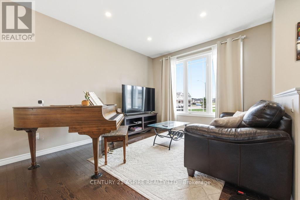 541 Gardner Crescent, Petawawa, Ontario  K8H 0C4 - Photo 9 - X13120650