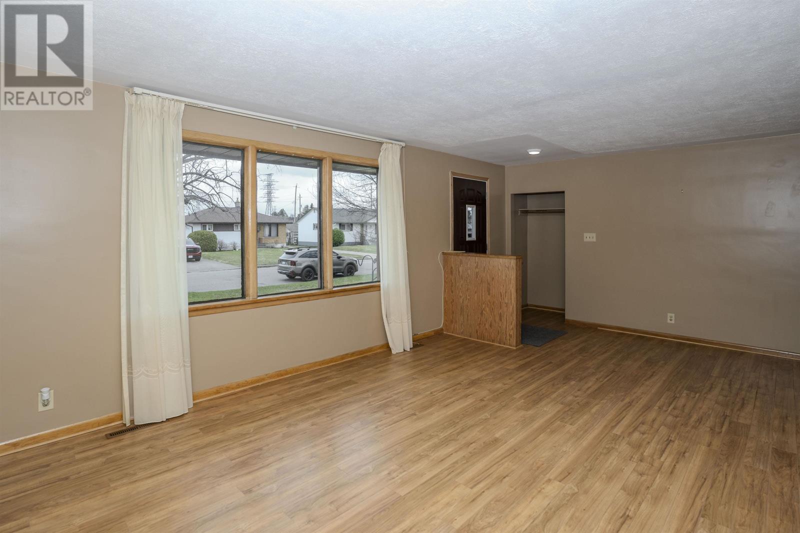 219 Moodie Street West, Thunder Bay, Ontario  P7E 5A5 - Photo 2 - TB2601005