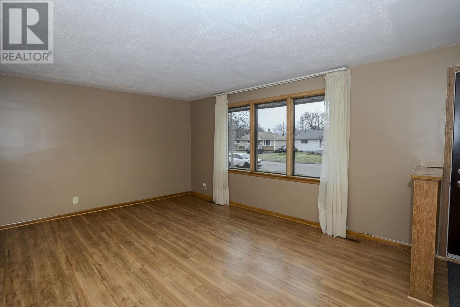 219 Moodie Street West, Thunder Bay, Ontario  P7E 5A5 - Photo 3 - TB2601005
