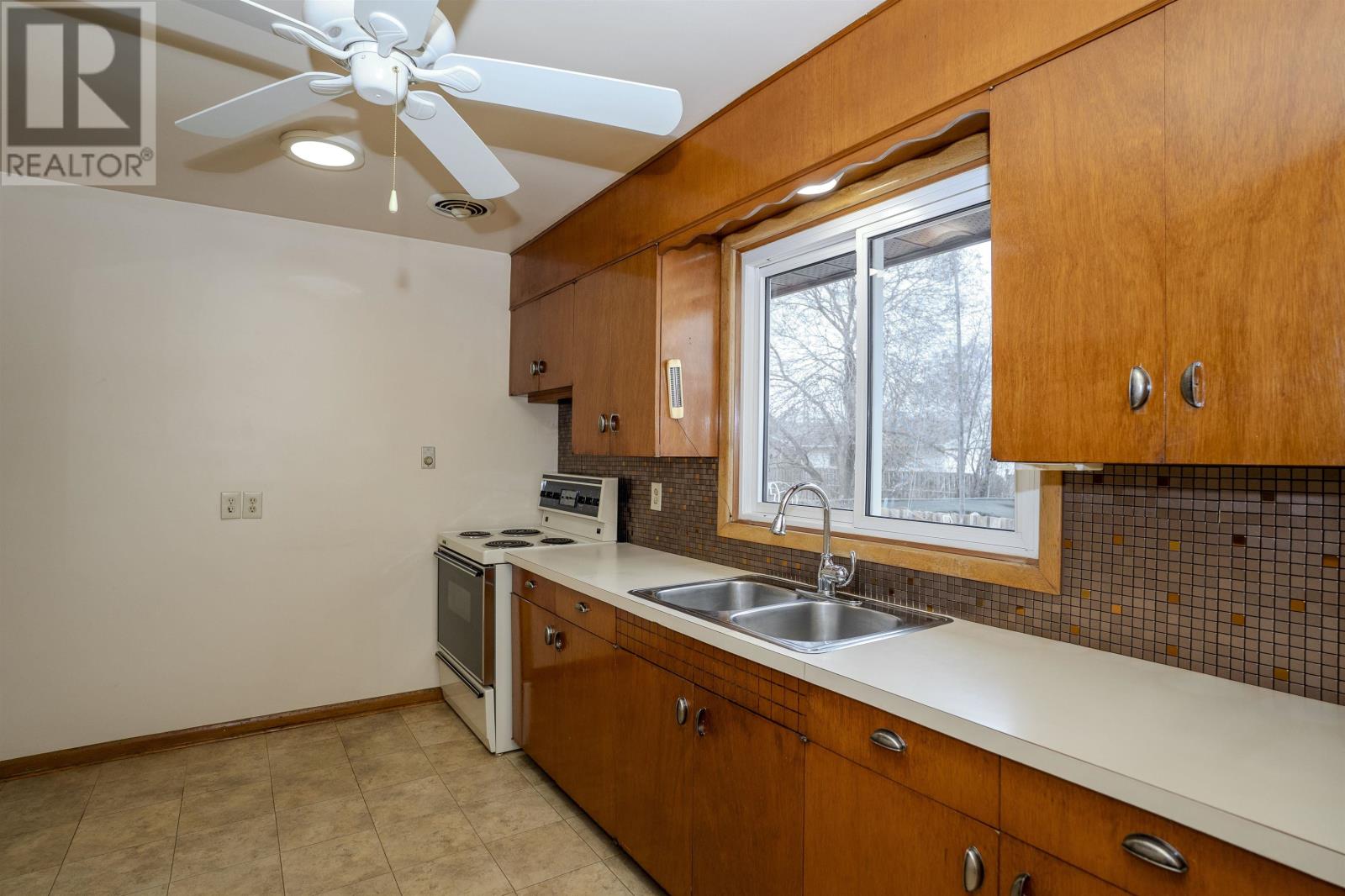 219 Moodie Street West, Thunder Bay, Ontario  P7E 5A5 - Photo 8 - TB2601005