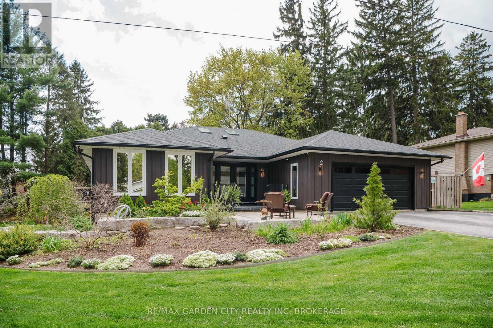 2 VALLEYVIEW COURT, Pelham, Ontario