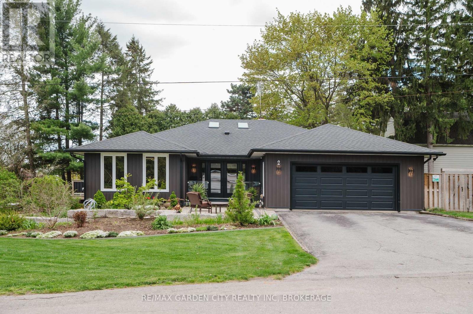 2 Valleyview Court, Pelham, Ontario  L0S 1E0 - Photo 2 - X13120612