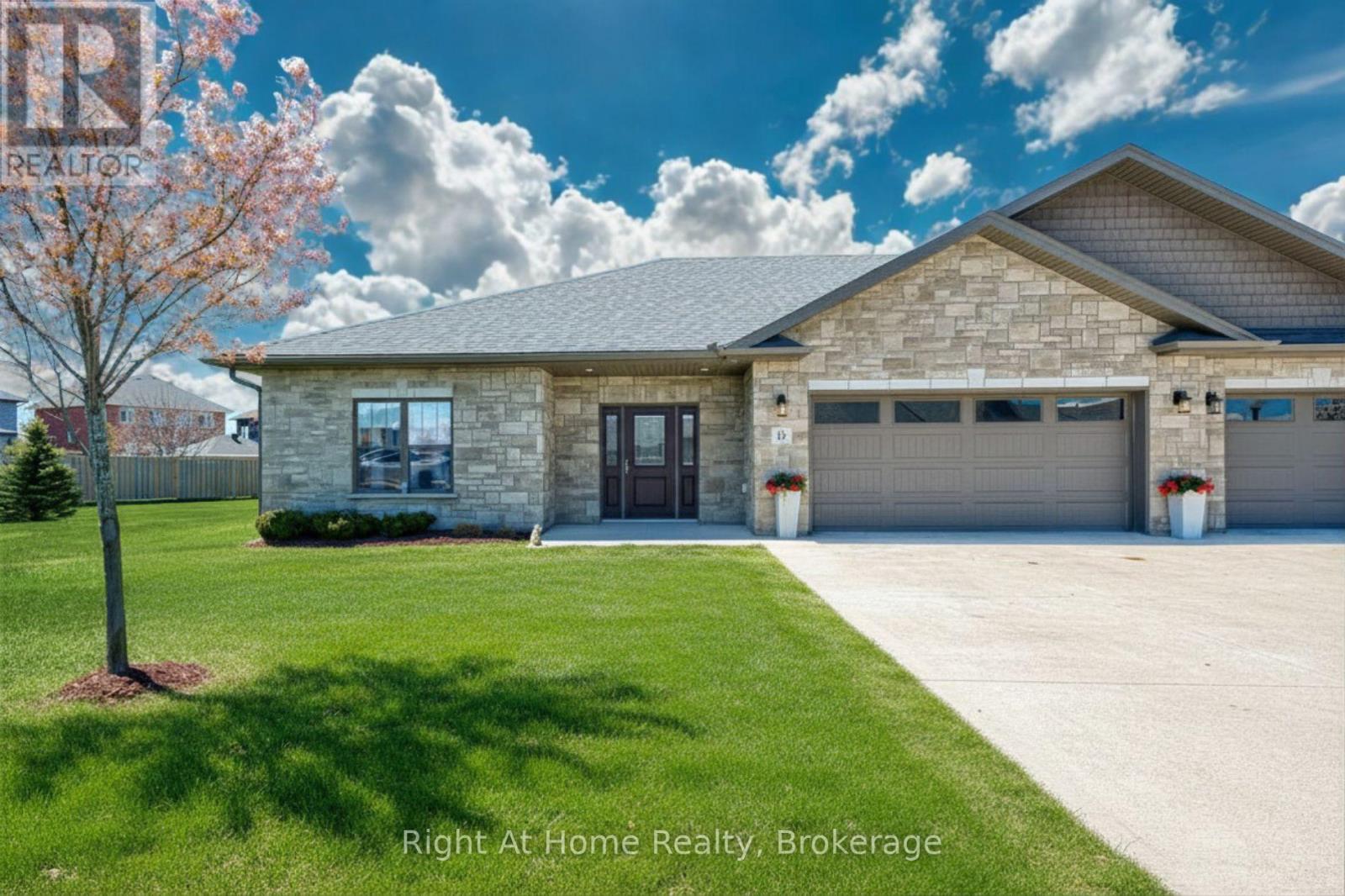10 - 1050 WATERLOO STREET, Saugeen Shores, Ontario