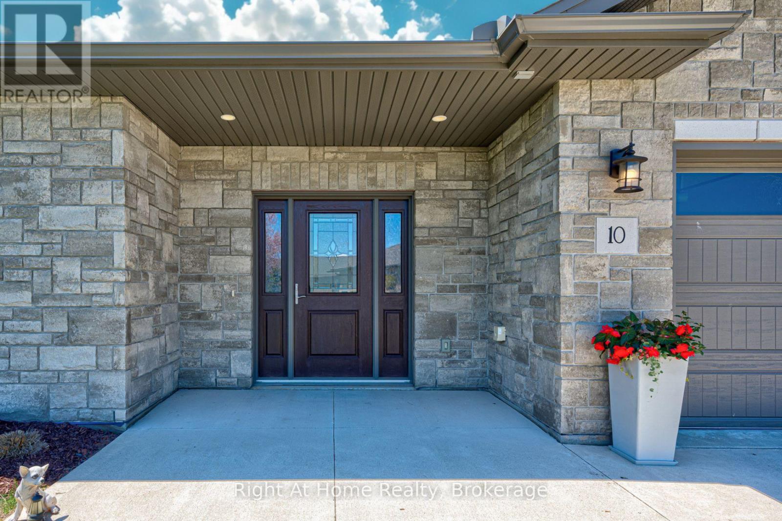 10 - 1050 Waterloo Street, Saugeen Shores, Ontario  N0H 2C3 - Photo 4 - X13120678