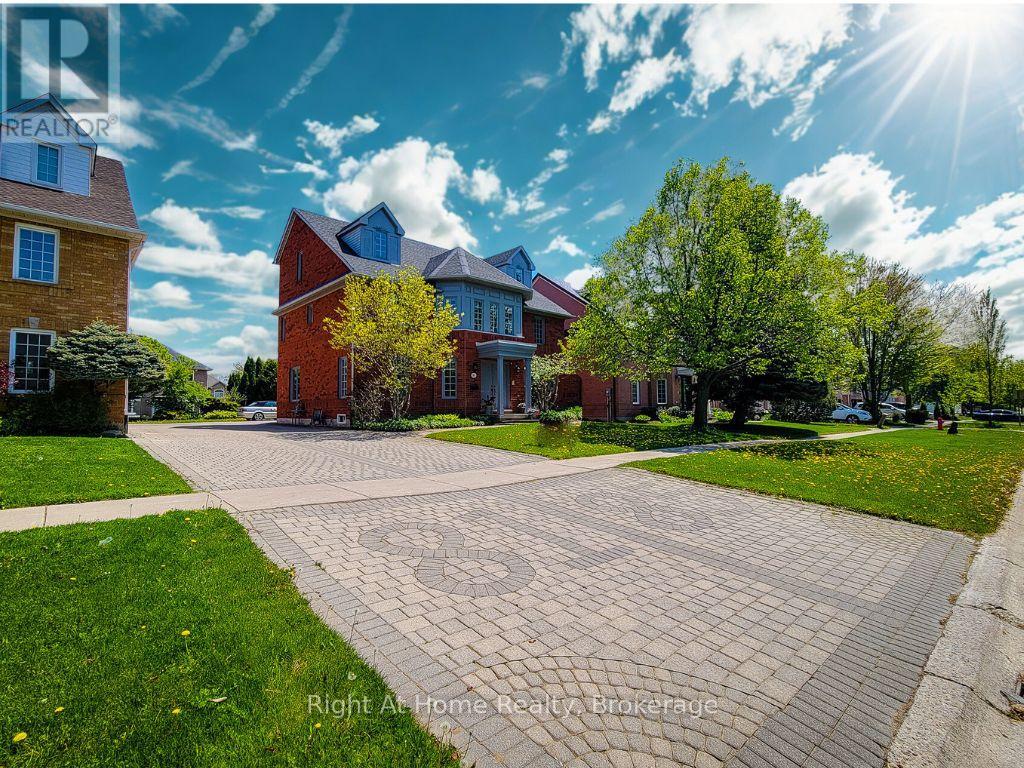85 Meadowlands Boulevard, Hamilton, Ontario  L9K 1H8 - Photo 2 - X13120698