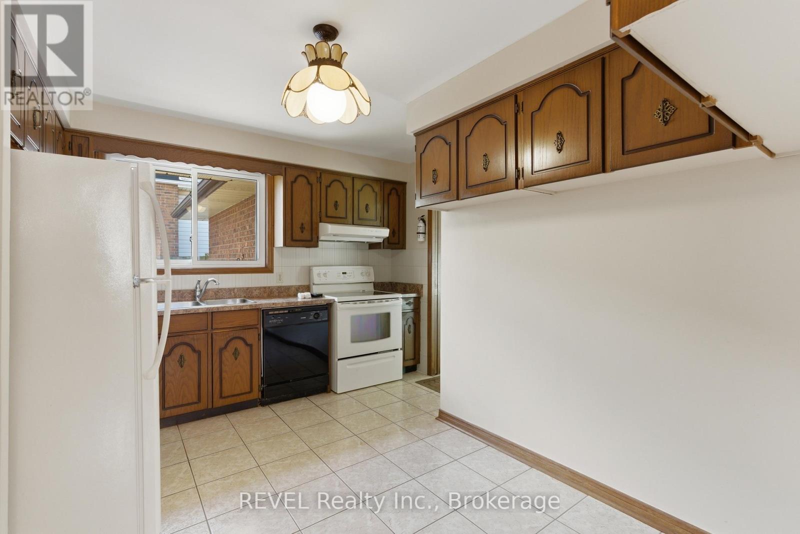 7419 Green Boughs Road, Niagara Falls, Ontario  L2J 3Y8 - Photo 12 - X13120688
