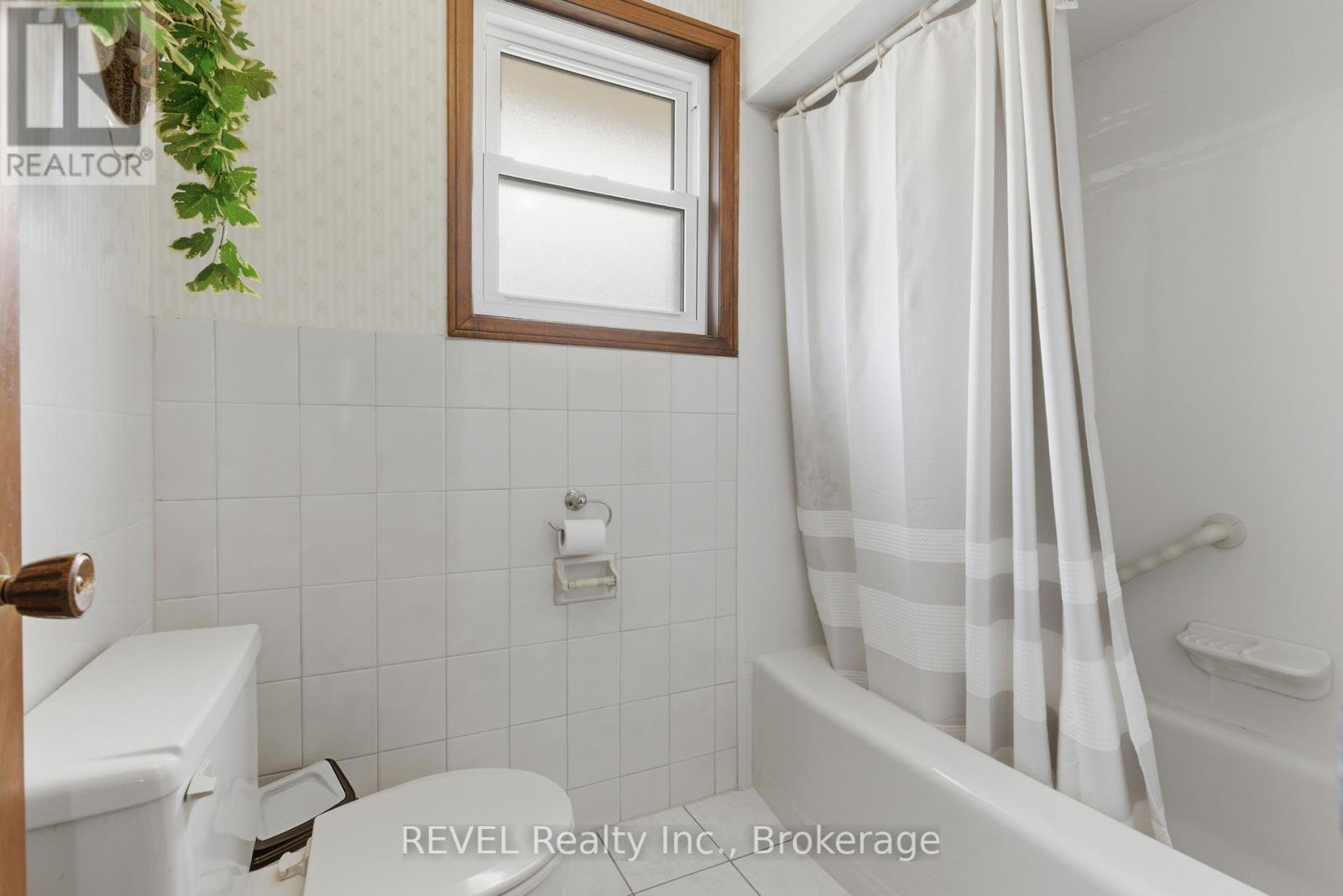 7419 Green Boughs Road, Niagara Falls, Ontario  L2J 3Y8 - Photo 15 - X13120688