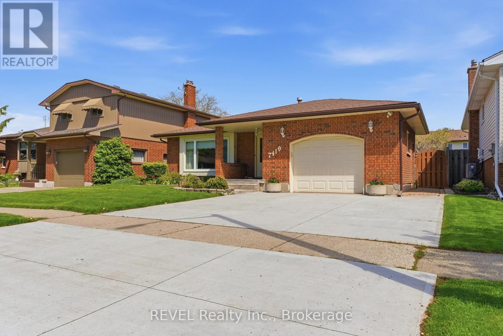 7419 Green Boughs Road, Niagara Falls, Ontario  L2J 3Y8 - Photo 3 - X13120688