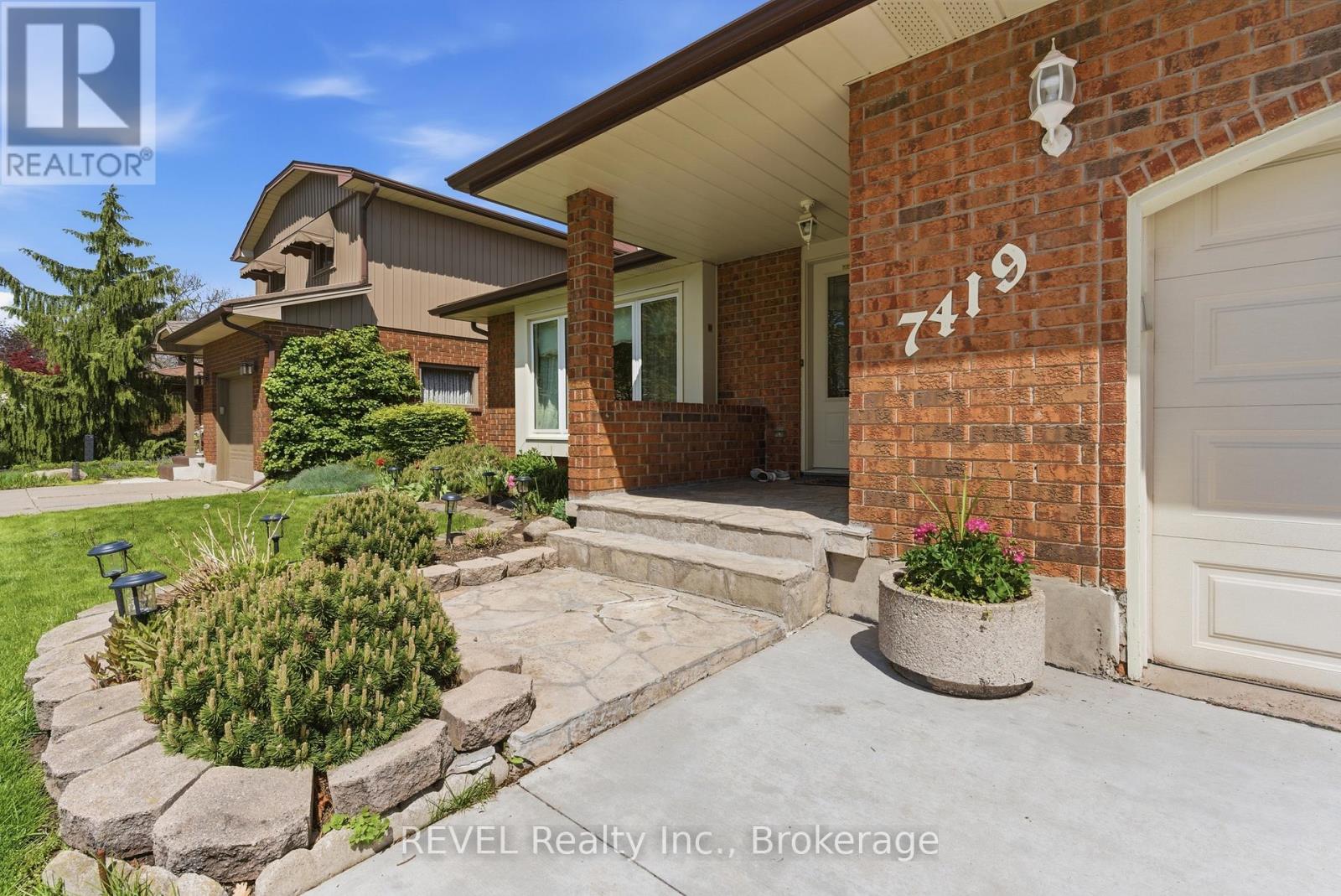 7419 Green Boughs Road, Niagara Falls, Ontario  L2J 3Y8 - Photo 4 - X13120688