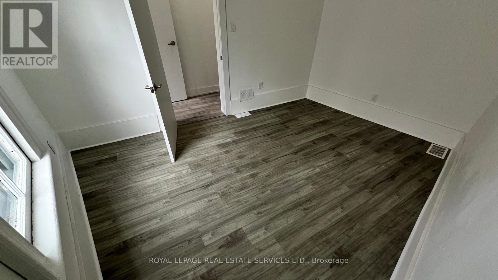 Main - 457 Queen Street E, Toronto, Ontario  M5A 1T6 - Photo 3 - C13023866