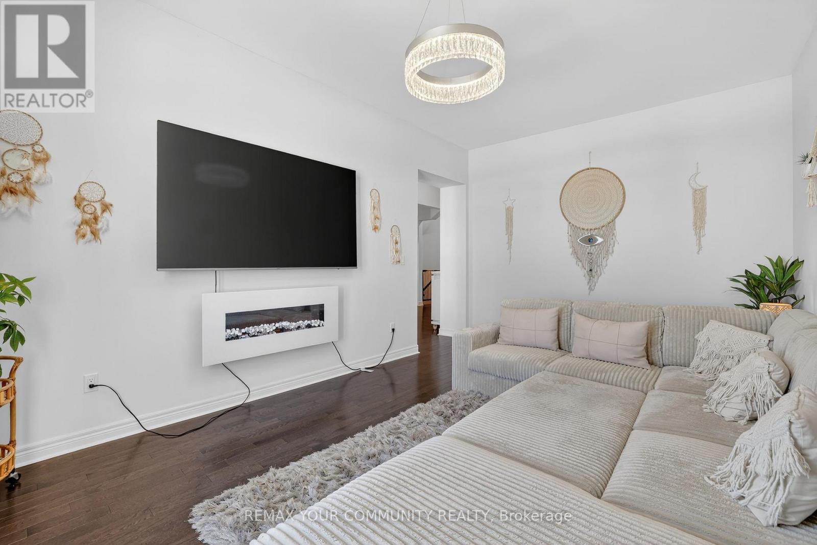 31 Tay Boulevard, Bradford West Gwillimbury, Ontario  L3Z 0W5 - Photo 10 - N12853588