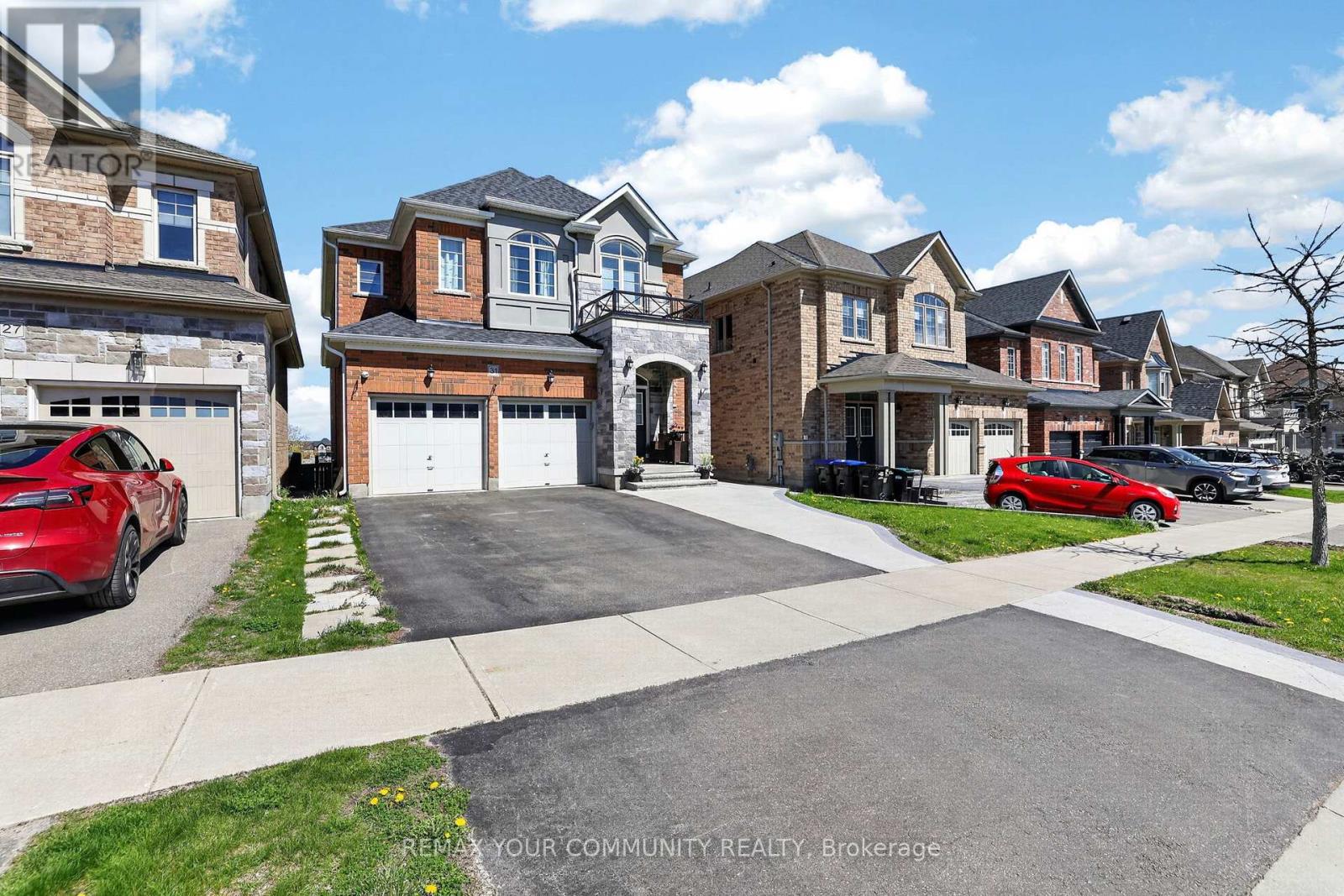 31 Tay Boulevard, Bradford West Gwillimbury, Ontario  L3Z 0W5 - Photo 2 - N12853588