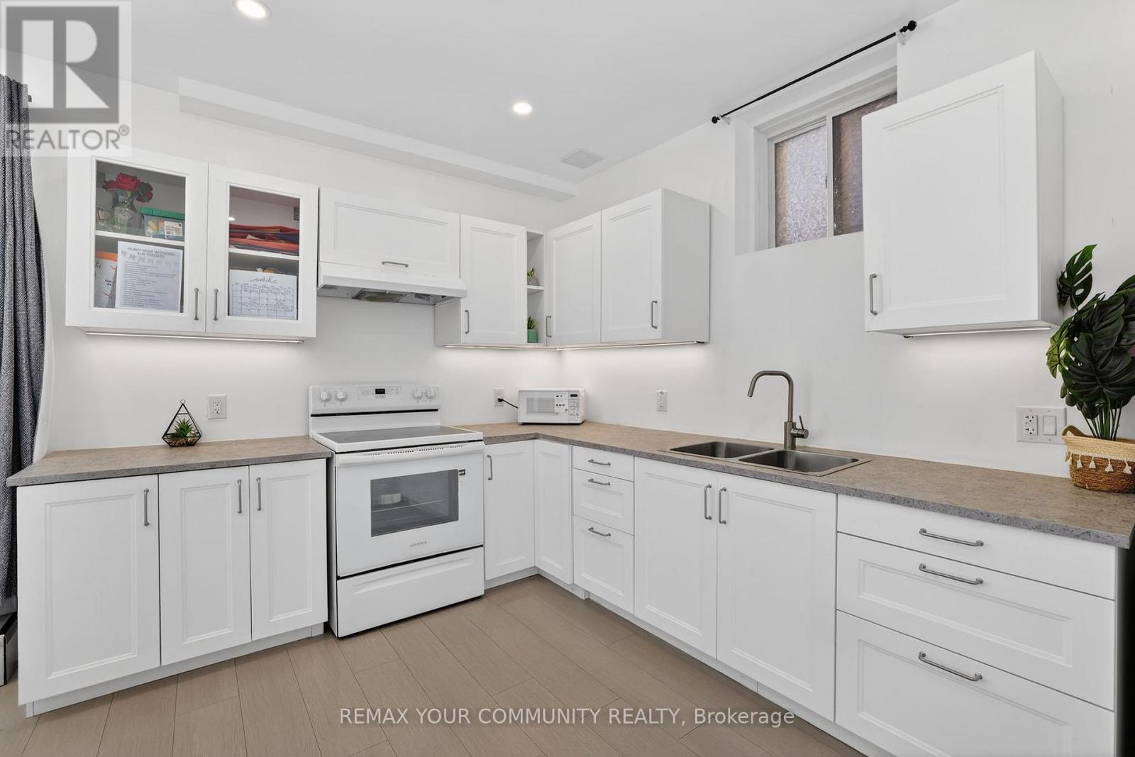 31 Tay Boulevard, Bradford West Gwillimbury, Ontario  L3Z 0W5 - Photo 30 - N12853588