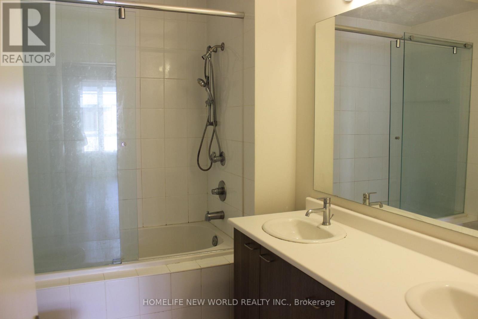 9 Ambler Lane, Richmond Hill, Ontario  L4C 0Z8 - Photo 7 - N13064958