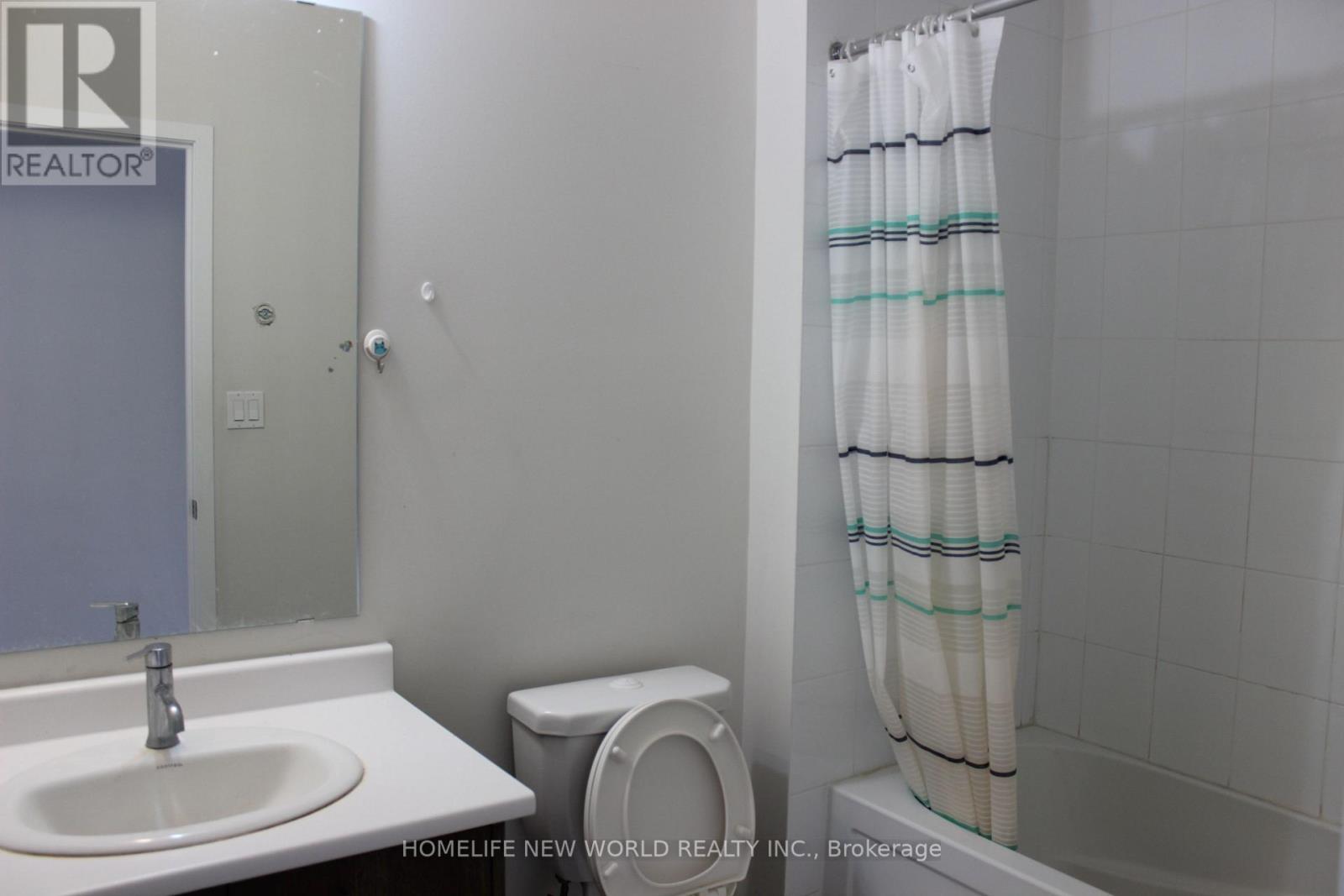 9 Ambler Lane, Richmond Hill, Ontario  L4C 0Z8 - Photo 8 - N13064958