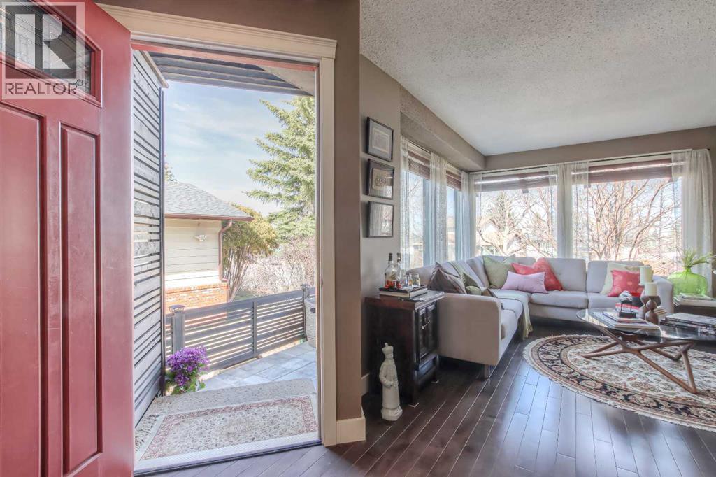 1363 Berkley Drive NW, Calgary, Alberta  T3K 1T4 - Photo 15 - A2304460