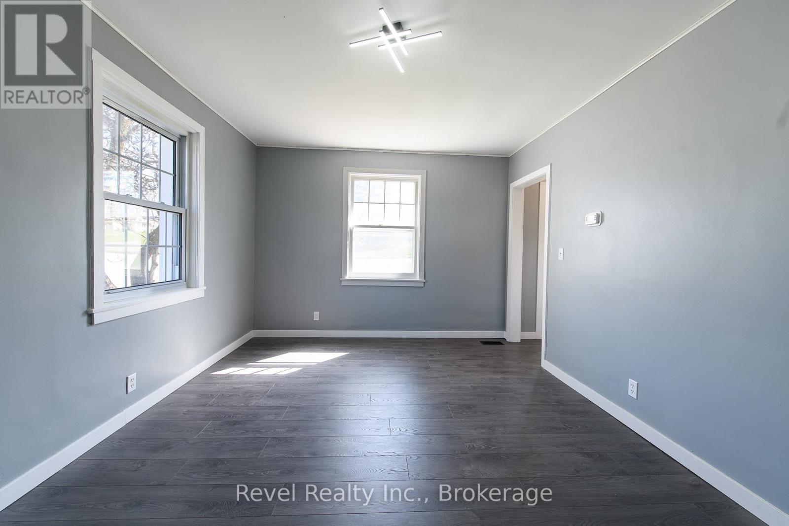 701 5th Street E, Owen Sound, Ontario  N4K 1E4 - Photo 3 - X13120572