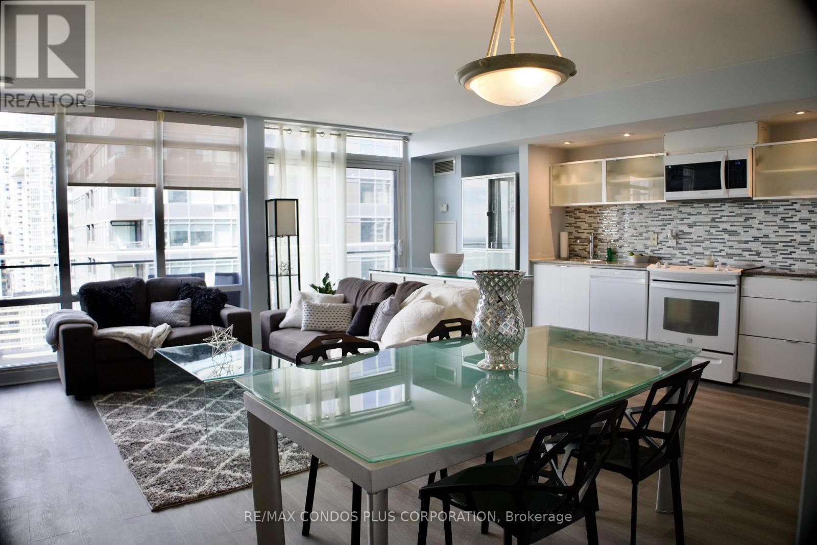 1922 - 4k Spadina Avenue, Toronto, Ontario  M5V 3Y9 - Photo 2 - C13120564