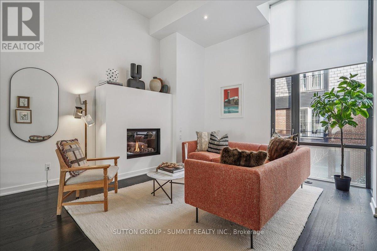 13 Gilead Place, Toronto, Ontario  M5A 3C8 - Photo 4 - C13120706