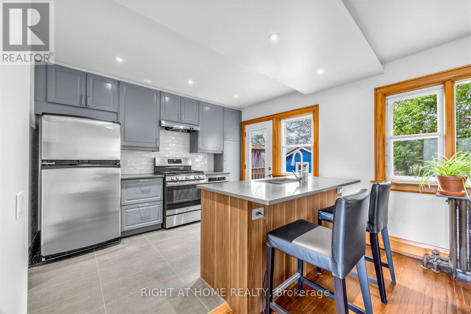 26 Maryland Boulevard, Toronto, Ontario  M4C 5C9 - Photo 12 - E13120628