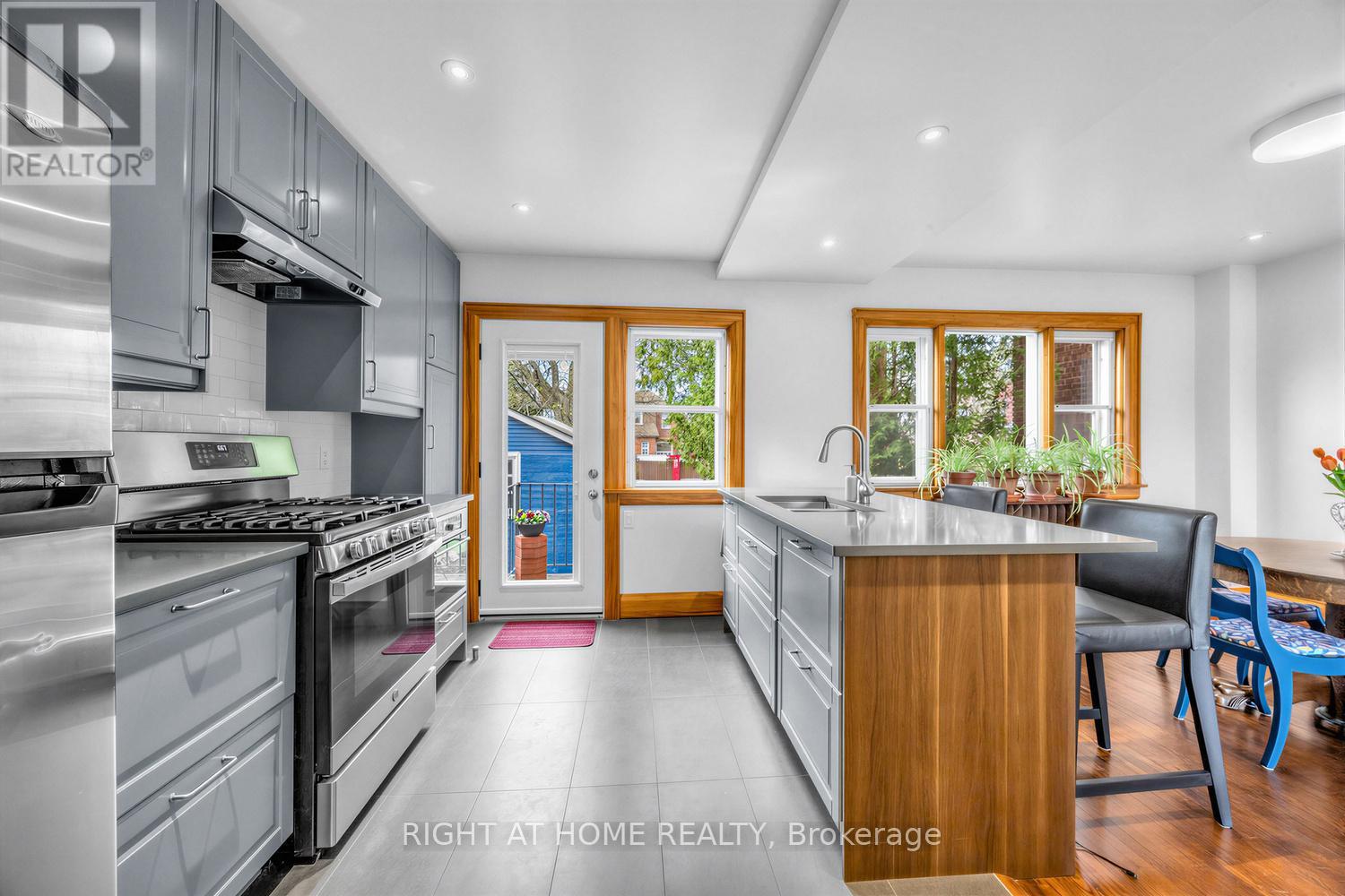 26 Maryland Boulevard, Toronto, Ontario  M4C 5C9 - Photo 13 - E13120628