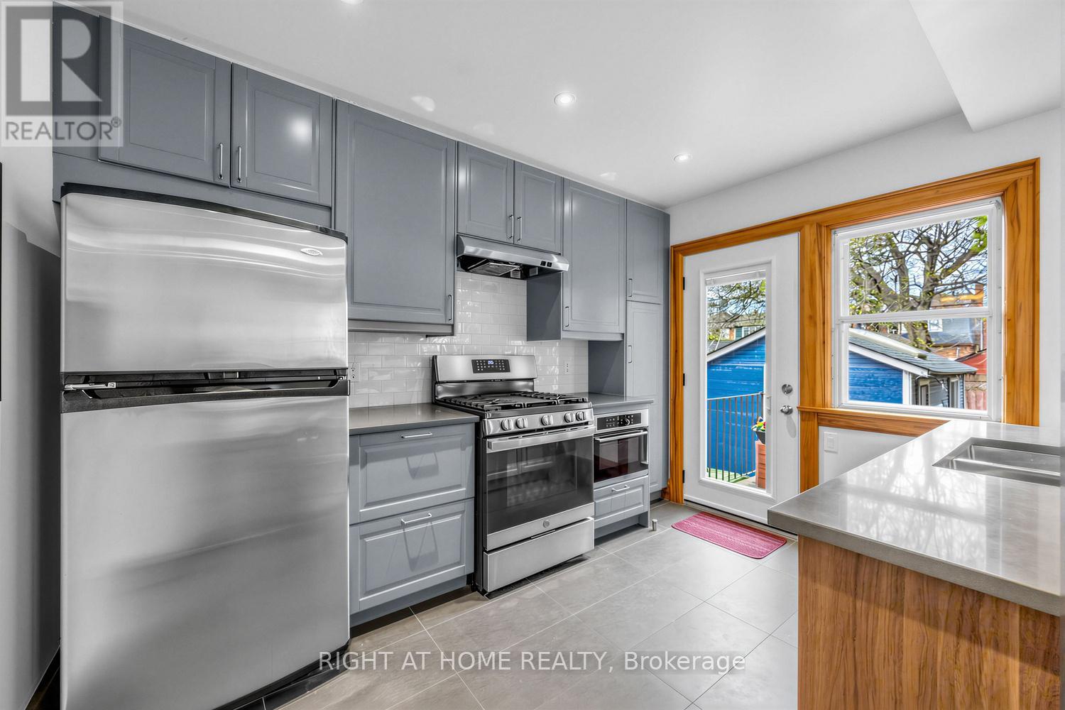 26 Maryland Boulevard, Toronto, Ontario  M4C 5C9 - Photo 14 - E13120628