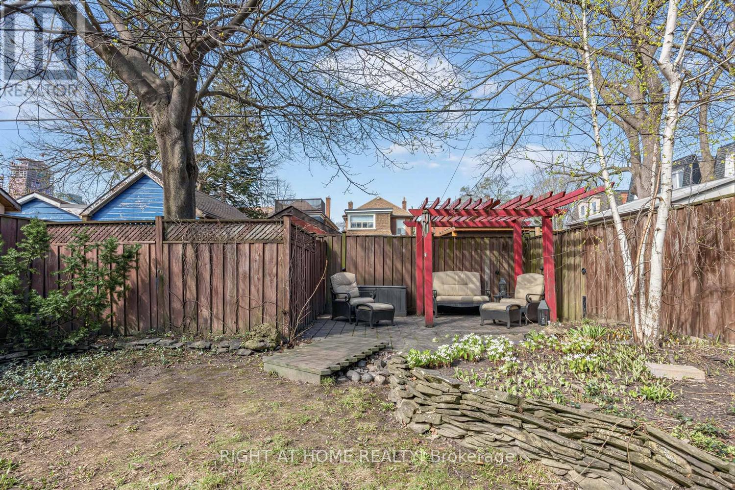 26 Maryland Boulevard, Toronto, Ontario  M4C 5C9 - Photo 33 - E13120628