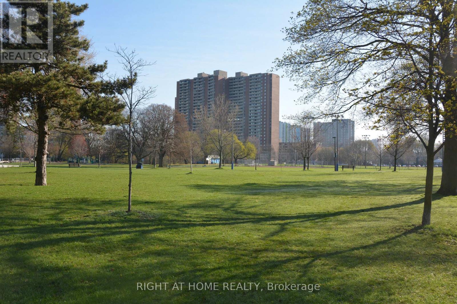 26 Maryland Boulevard, Toronto, Ontario  M4C 5C9 - Photo 39 - E13120628