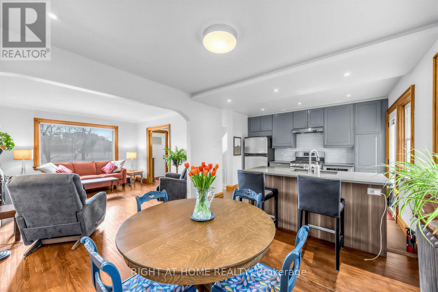 26 Maryland Boulevard, Toronto, Ontario  M4C 5C9 - Photo 8 - E13120628