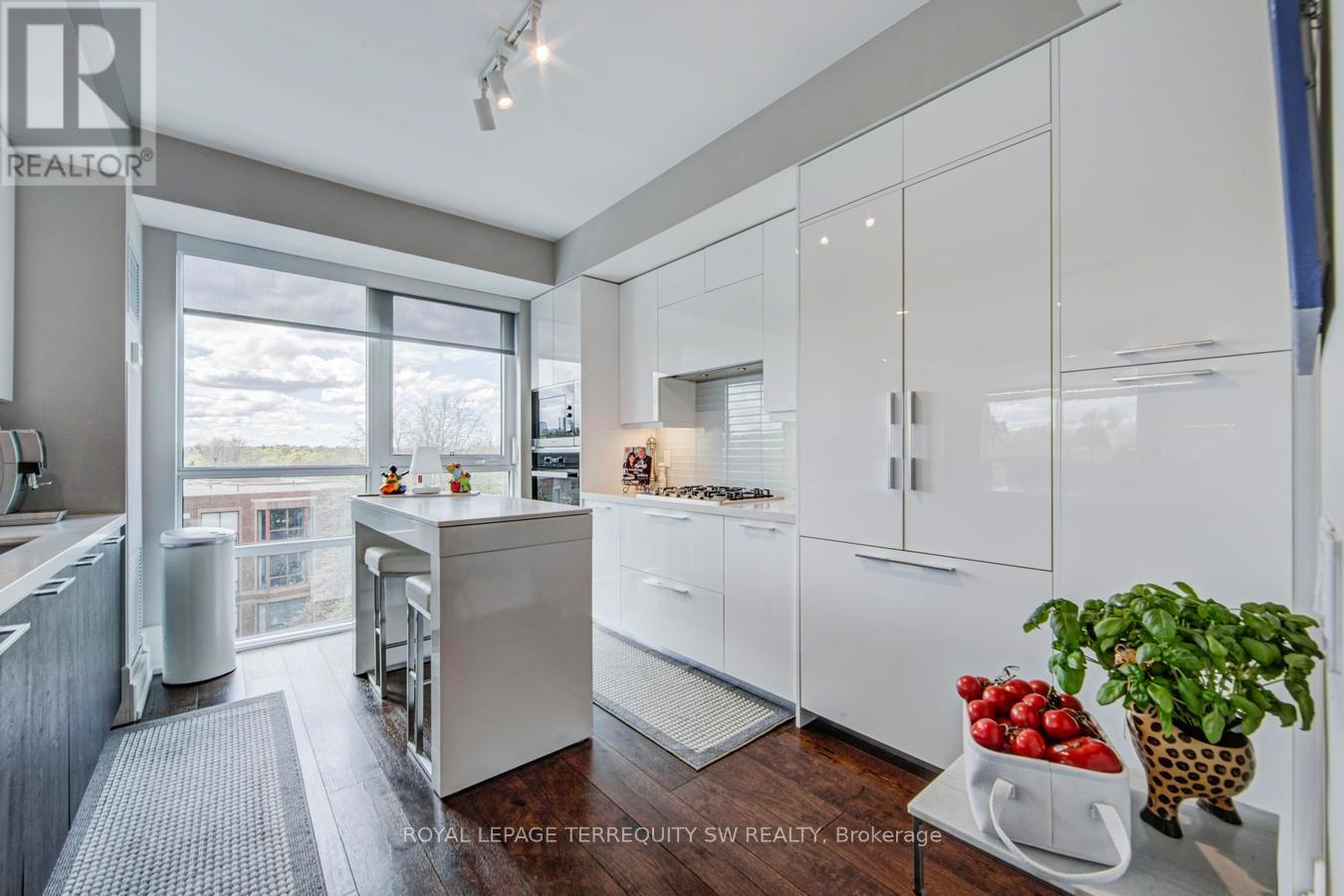 605 - 3 Southvale Drive, Toronto, Ontario  M4G 1G1 - Photo 42 - C13119578