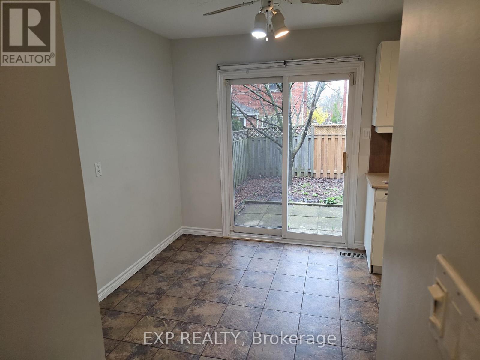 1296 Valerie Crescent W, Oakville, Ontario  L6J 7E5 - Photo 8 - W12853360