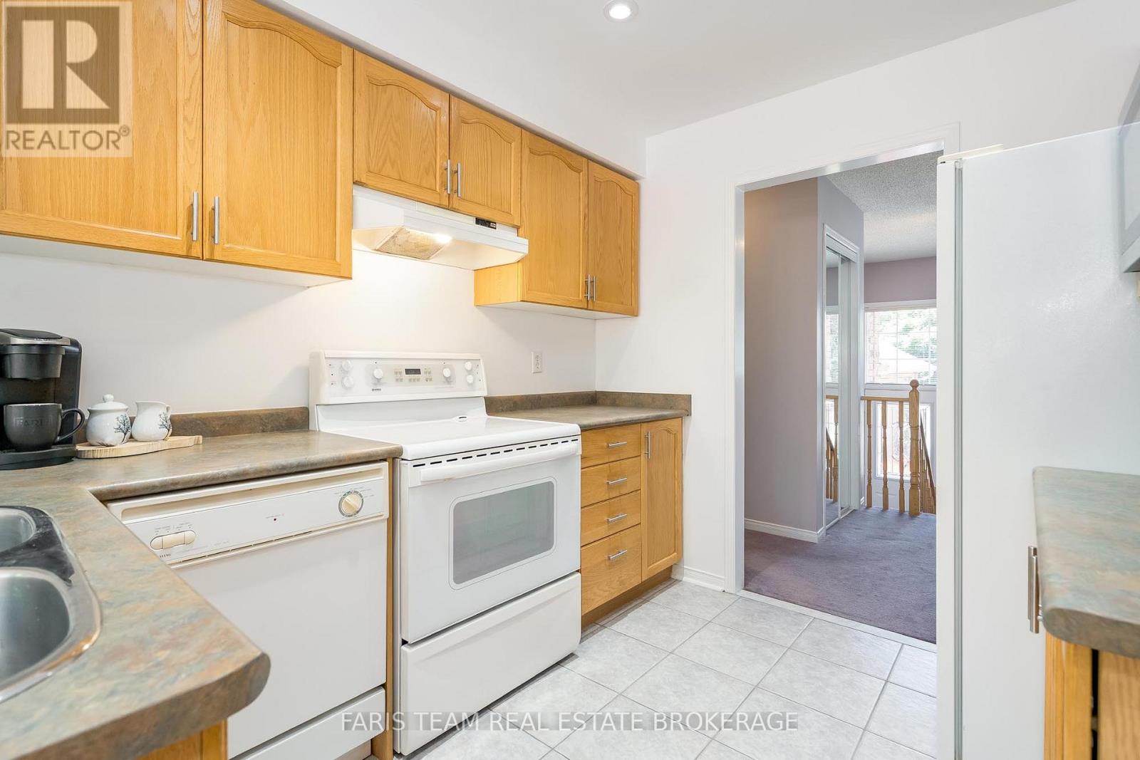 1092 Lebanon Drive, Innisfil, Ontario  L9S 2B3 - Photo 6 - N13120578