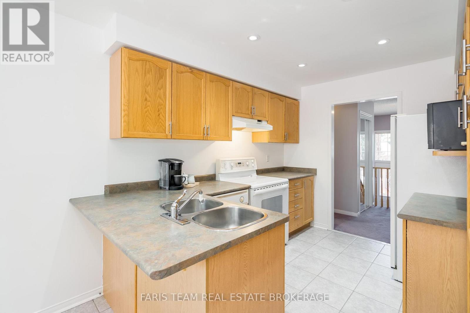 1092 Lebanon Drive, Innisfil, Ontario  L9S 2B3 - Photo 7 - N13120578