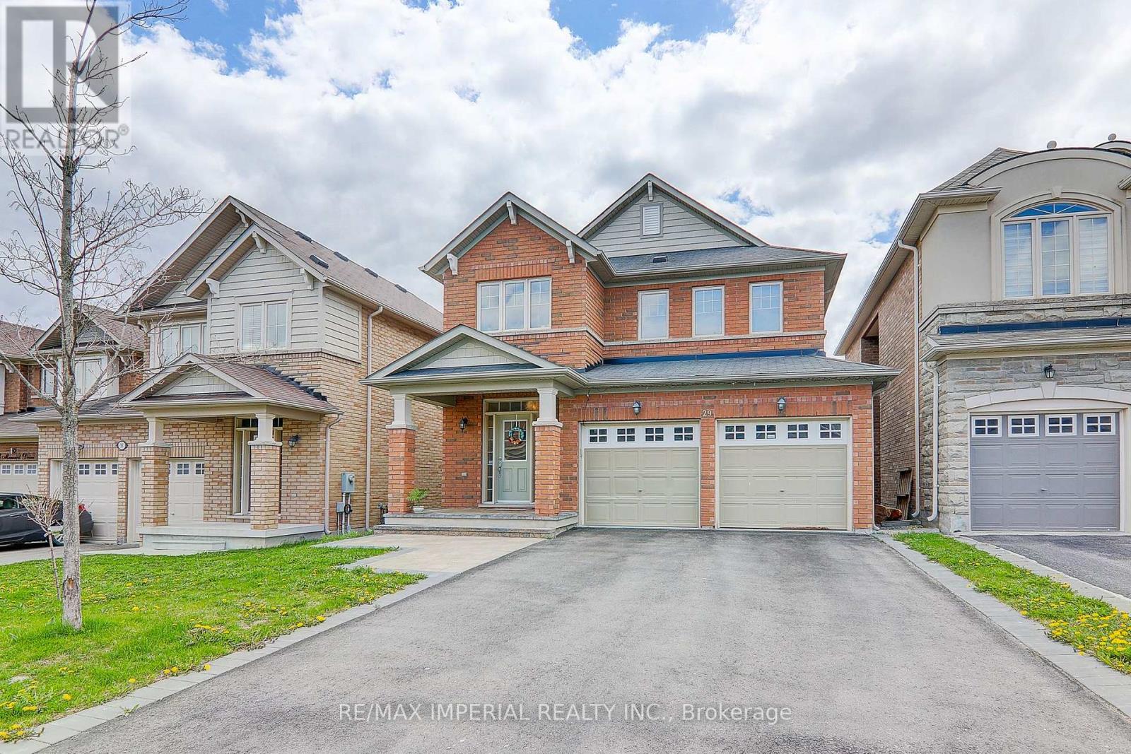 29 MANSARD DRIVE, Richmond Hill, Ontario