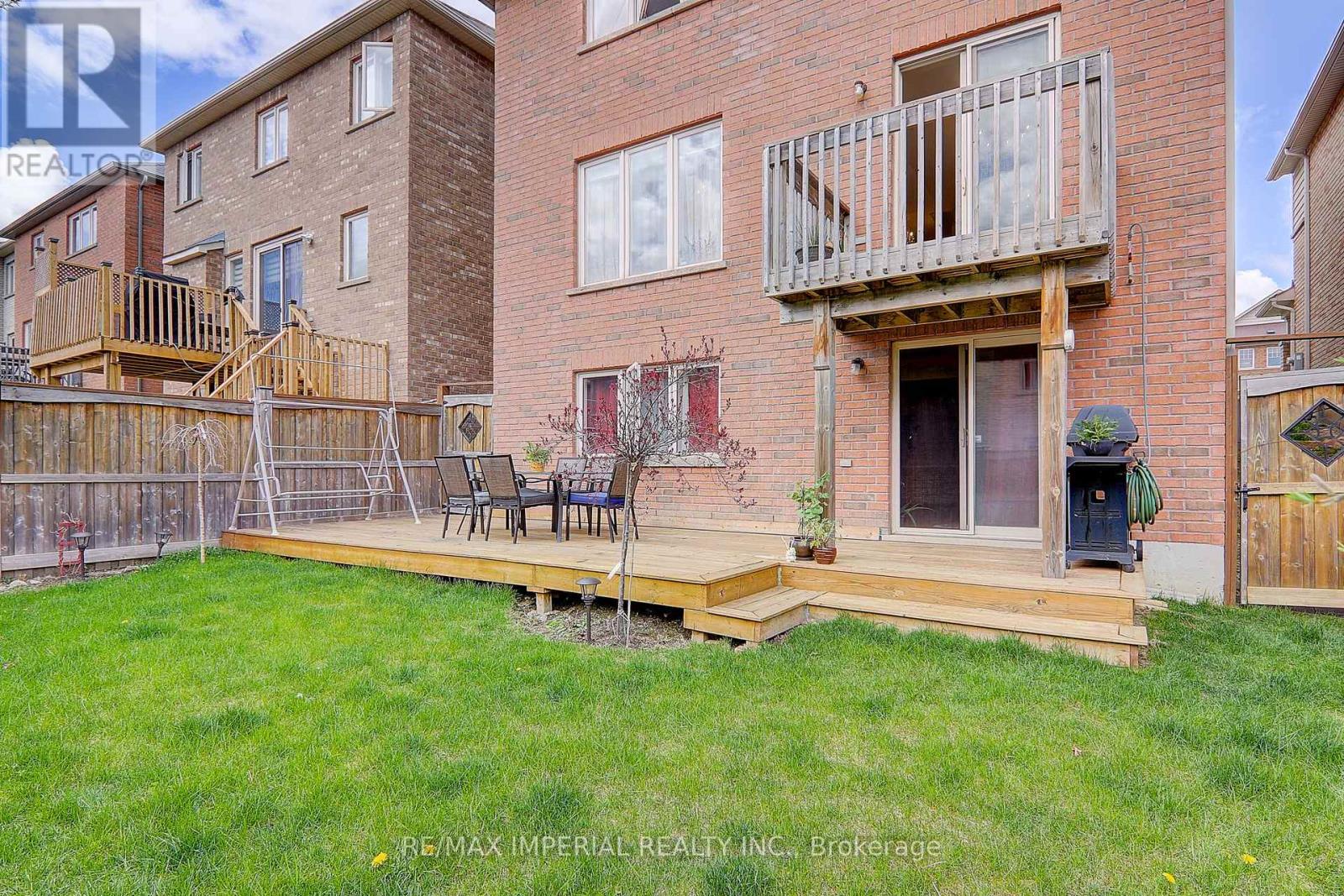 29 Mansard Drive, Richmond Hill, Ontario  L4E 0L7 - Photo 24 - N13120584