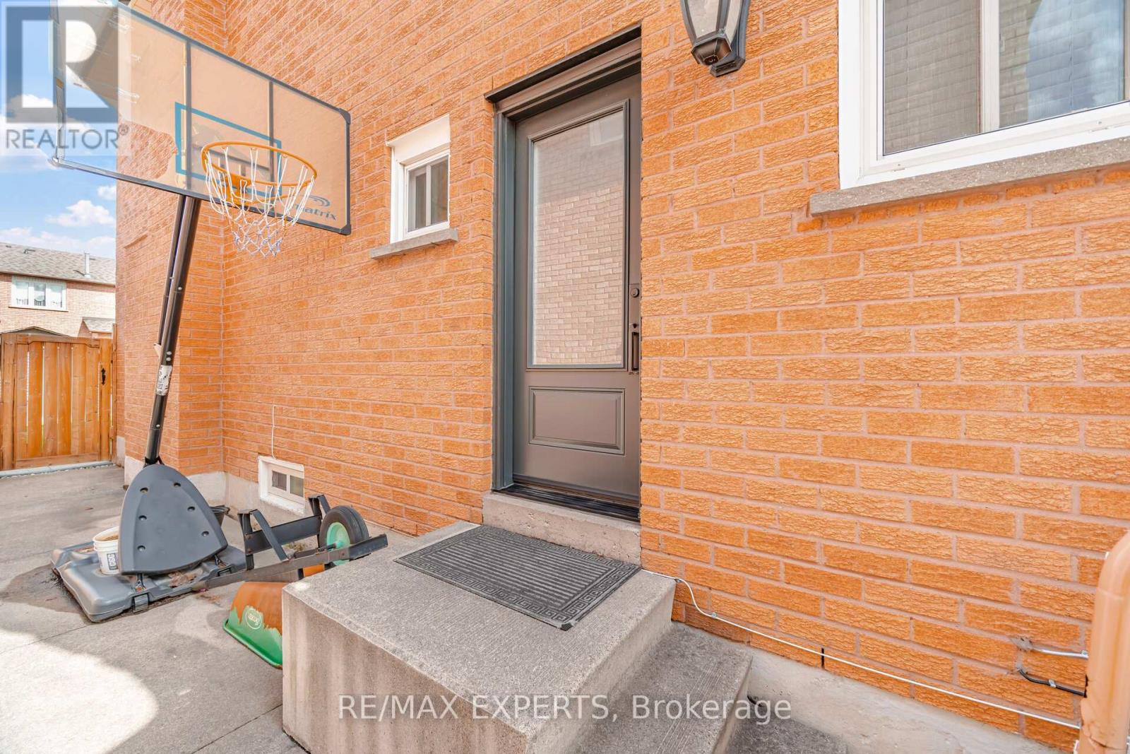139 Coronation Street, Vaughan, Ontario  L4L 6M2 - Photo 33 - N13120632