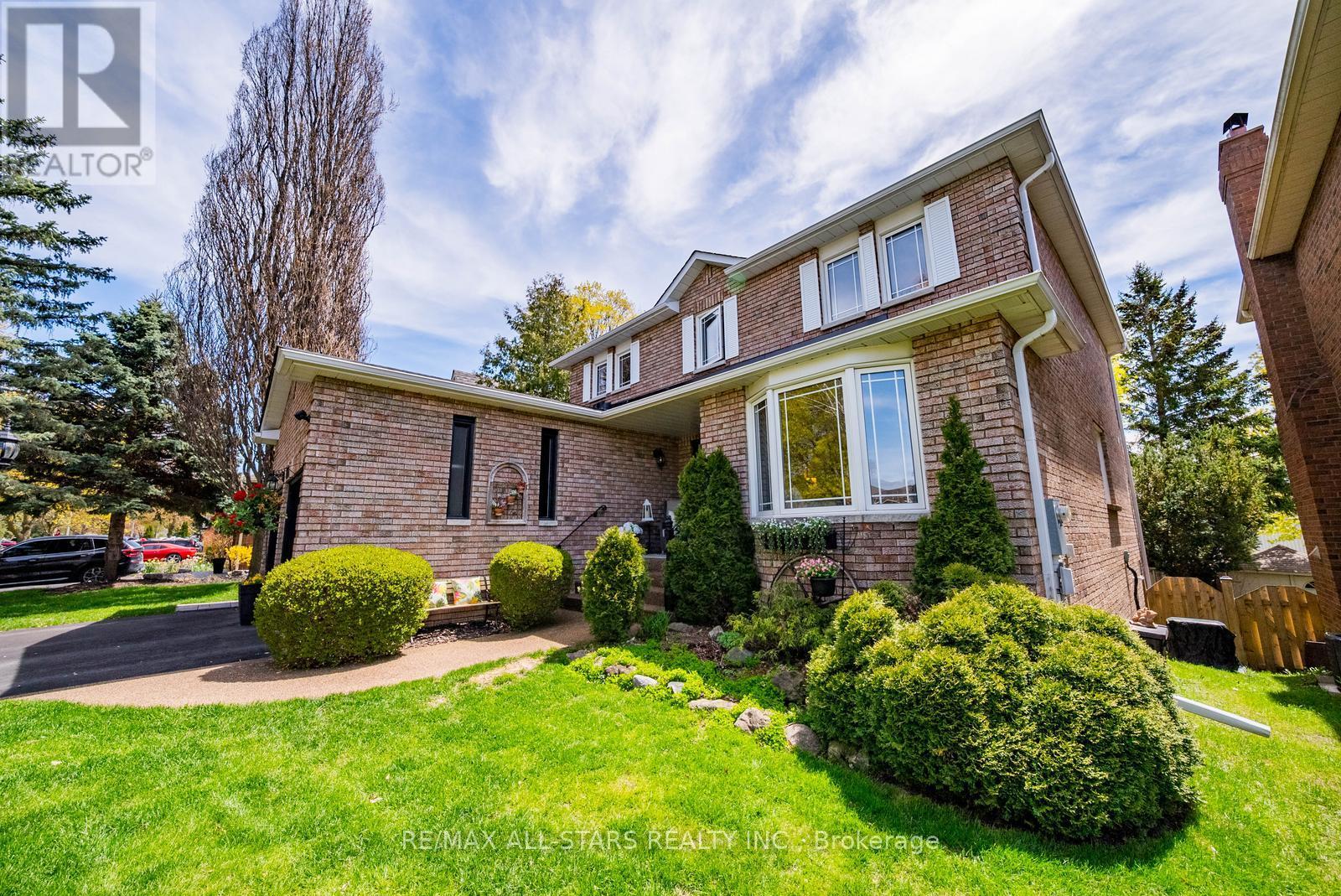 636 Rupert Avenue, Whitchurch-Stouffville, Ontario  L4A 8B8 - Photo 2 - N13120648